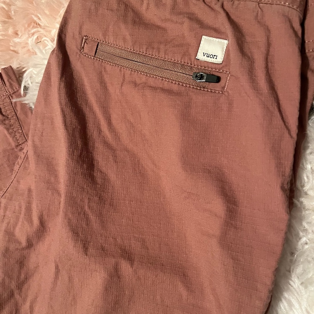 Vuori Brown Chinos Versatile Cotton Blend
